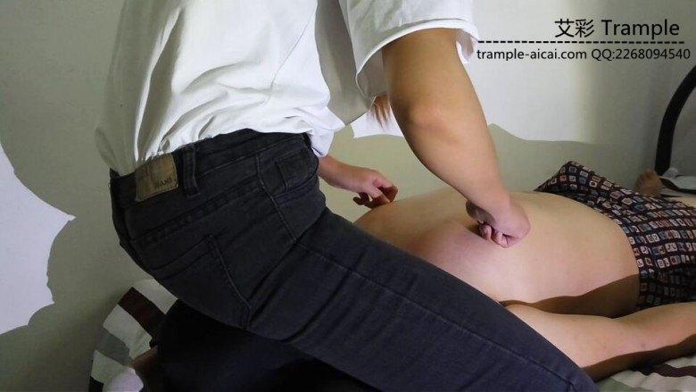 鸽宝原创真实一个月脏袜子调教舔舐塞嘴坐脸