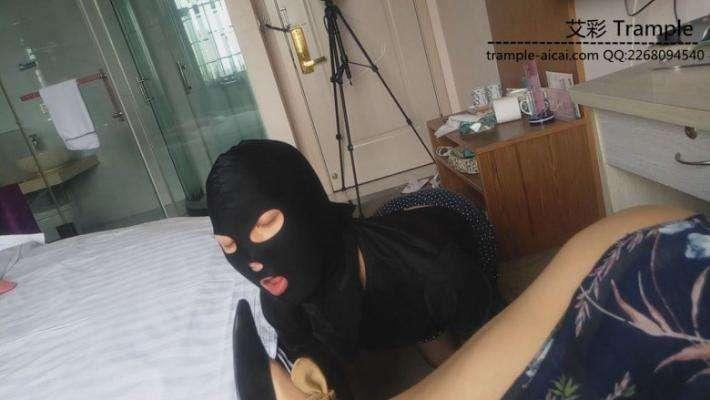 悦悦小主调教黑丝小狗奴