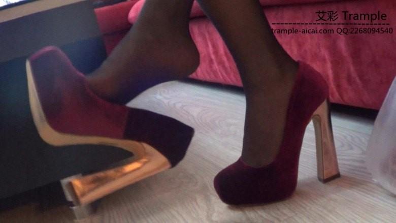 黑冰调教送货的贱狗