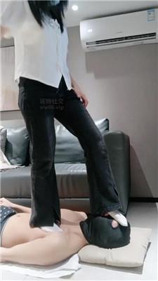 【奇了怪了】小白鞋白袜踩踏 bf50346