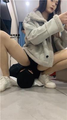 【沐沐大大】跪舔清理脏小白鞋肉丝jio JS250310-11