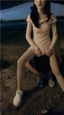 【千千】超美艺校女神-户外遛狗 bf51352