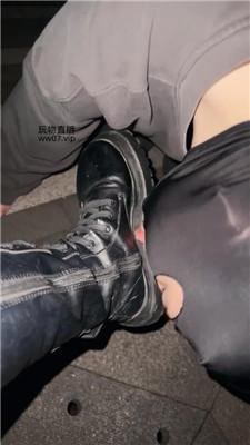 【黑兔s】深夜户外虐废跟踪狂 JS250301-33