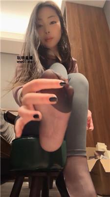 【凹凸曼】黑丝挑鞋早些考试    250402-2