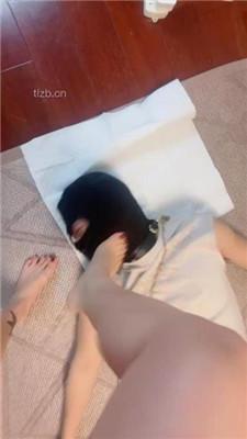 【盖洛】长靴美腿踩虐/鞭打/狗盆喂食