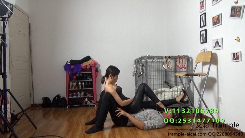 皮衣戏谑小贱狗