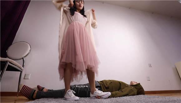 初九帆布鞋踩（未流出视频独家发布）