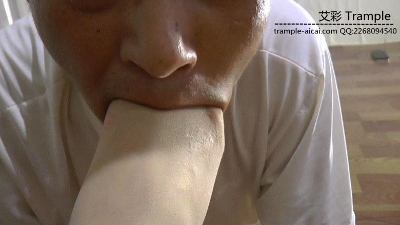 玥婷老师踩死小偷 玥婷老师踩死小偷