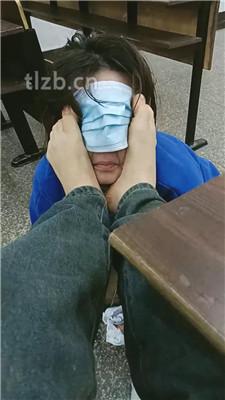 【爱可呀】母畜-遛狗爬行/舔毛拖鞋/舔素人长靴/闻棉袜