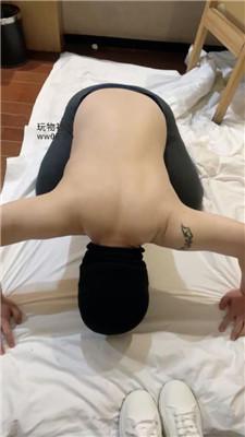 【白兔】闻臭鞋子磕头求虐 JS250210-35