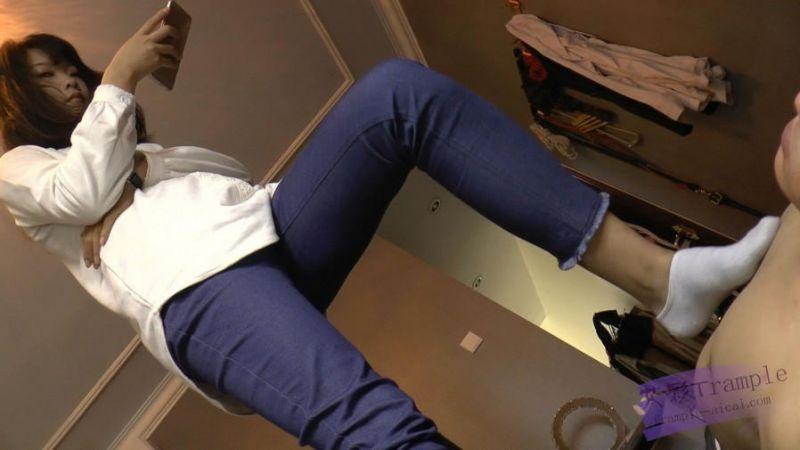 馨雨脚下的骚浪贱-幸福的呻吟 馨雨脚下的骚浪贱-幸福的呻吟