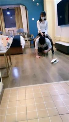 【丝雯大小姐】高跟黑丝踩踏玩虐