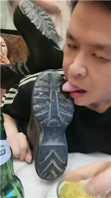 【文文文文】脏鞋底-超味黑棉袜羞辱 JS250426-26