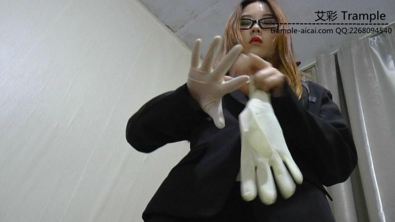 玥婷老师踩死小偷 玥婷老师踩死小偷