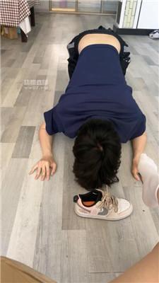 【小玉】清理学生妹的脏鞋白袜 JS250523-28