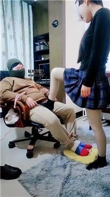 【女王大人】捆绑猥琐狗继父虐 JS250307-7