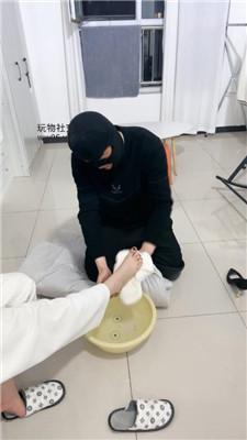 【大小姐】甘愿做姐妹花的脚下奴 JS250219-10