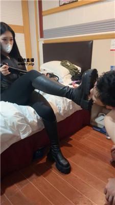 【鹿允儿】鞭打/舔闻长靴粉棉袜 JS250312-26