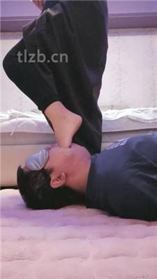 【嗯哼】犯贱闻靴子/踩踏/超强深喉