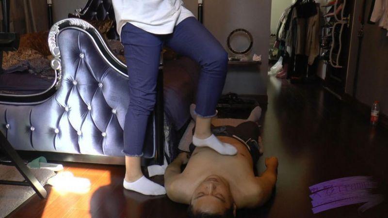 馨雨脚下的骚浪贱-幸福的呻吟 馨雨脚下的骚浪贱-幸福的呻吟