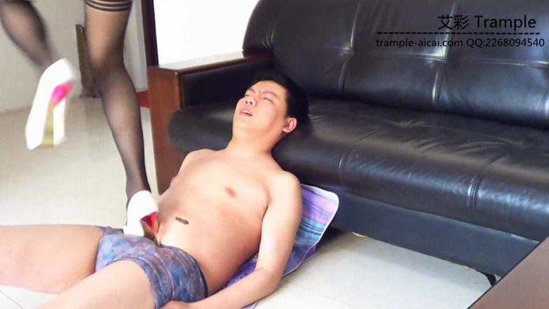 黑冰 脑袋踩进马桶里 黑丝鱼嘴鞋调教