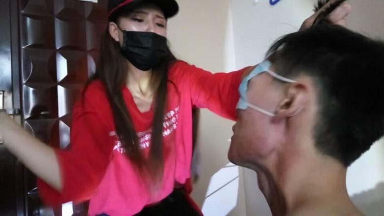 真实暴力耳光休克踩踏舔脏鞋《鸽宝原创》