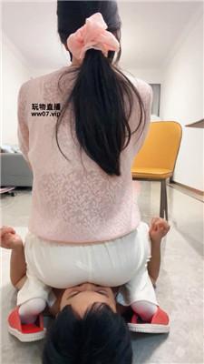 【南月女神】家奴卑微伺候起床 bf51580