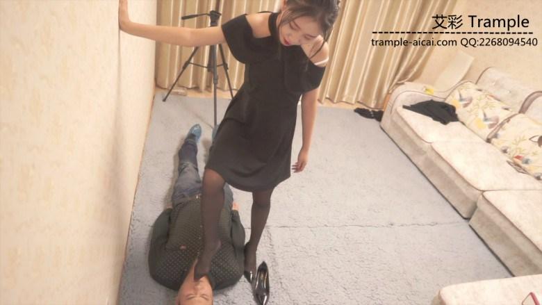希雨恋足羞辱调教
