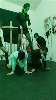 【鸿运】多女王-圈内聚会群调【双视角版】 JS250401-7