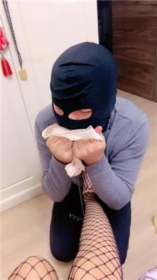 【伊兮夫妻】高跟网袜-内裤诱惑绿帽奴【上】