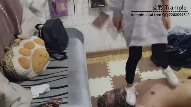 傲柔s黑丝高跟+白袜白鞋+口水调教！