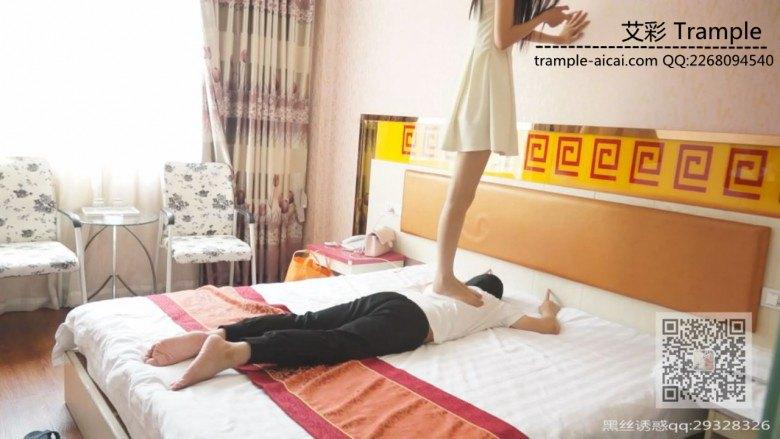 琪琪女主室外调教玩耍