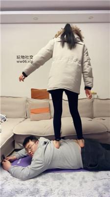 【埋汰】冲锋衣女神玉足蹂躏虐 JS250208-24