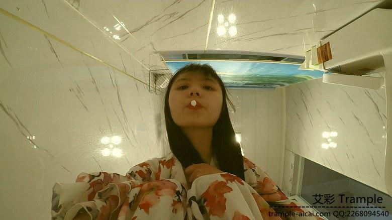 初九花姑娘踢裆超级pov