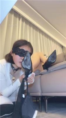 【妆主大大】母畜-脏高跟-内裤诱惑舔