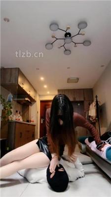 【不期而遇】嘴硬欠修理-踢踹打到屁滚尿流