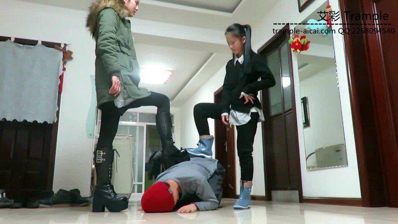 12侑主,媛媛女主出演!前后踢裆暴打抢劫犯! 12侑主,媛媛女主出演!前后踢裆暴打抢劫犯!