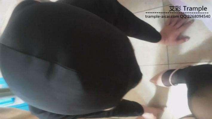 美容院美女的第一次玩耍