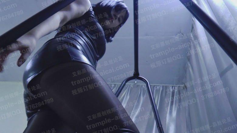 长靴温妮耳光踩踏贱狗