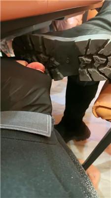 【伊潼】麻将桌底下两条贱奴伺候 JS250106-15