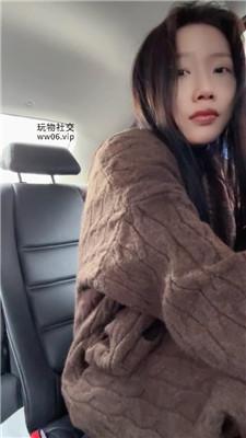 【素人挖掘机】雨天开发小姐姐粉棉袜踩 JS250219-44