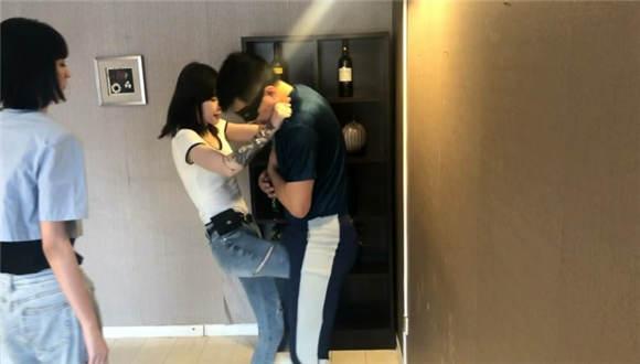 怒惩夜跑搭讪男