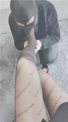 【云儿公主】黑丝高跟恋足舔/脚插嘴