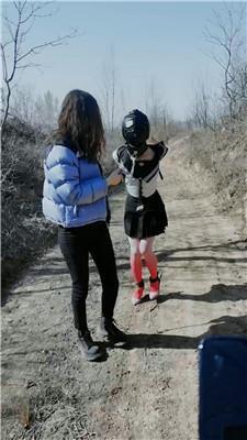 【媚娘工作室】户外吊绑虐打母畜  JS250317-47