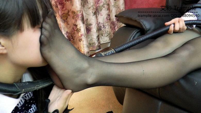 【松岛女神】黑丝裸足羞辱女奴
