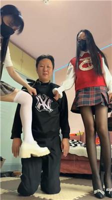 【伊晨】带JK新素人玩狗 bf49517