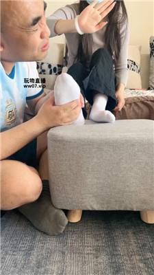 【斯羽情侣主】拿着藤条监督绿帽做家务【双视角版】 JS250322-29