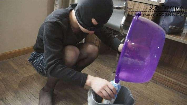 喝美女原味洗脚水