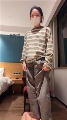 【米欧】玉足蹂躏跳踩贱奴才 JS250319-24