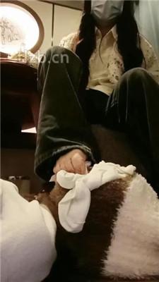 【爱可呀】双S-伺候超模学姐-胯下羞辱/舔脚清理鞋底